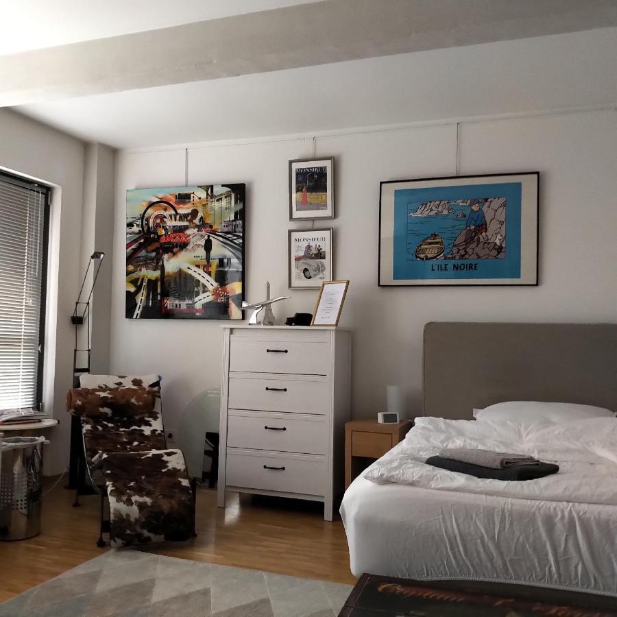 Großzügiges Mit Badezimmer In Rheinwohnung Privatunterkunft Köln